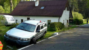 Auto v Hranicích nabouralo do domu