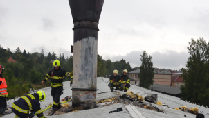 V Aši hořela lakovna, příčina je v šetření