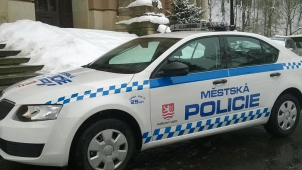 Muž se obnažoval před dívkami, jedna z nich byla jeho dcera