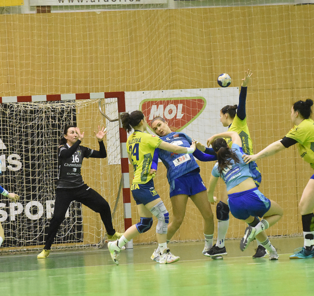 V MOL lize bude  devět  českých týmů