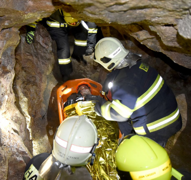 FOTO: Hasiči trénovali vyprošťování obětí důlního neštěstí