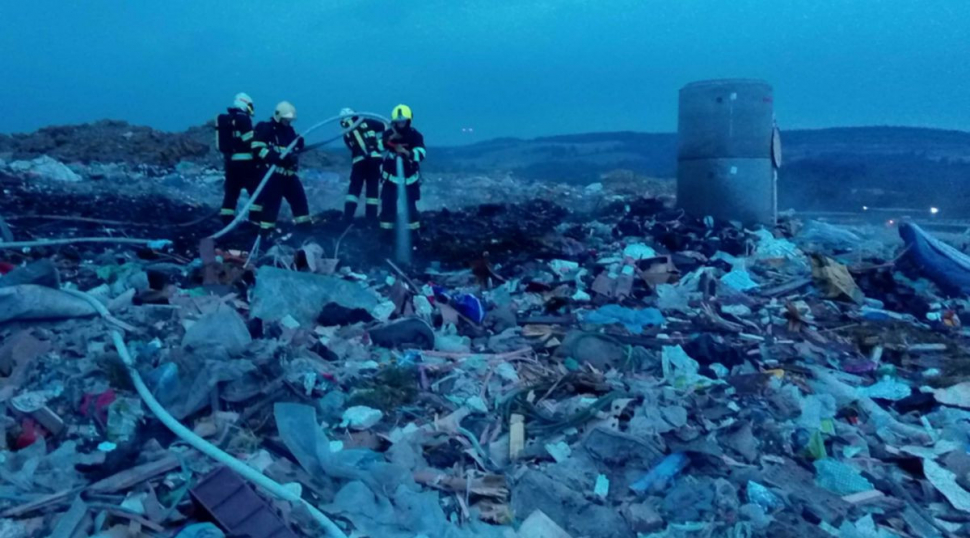U Vřesové hořela skládka komunálního odpadu